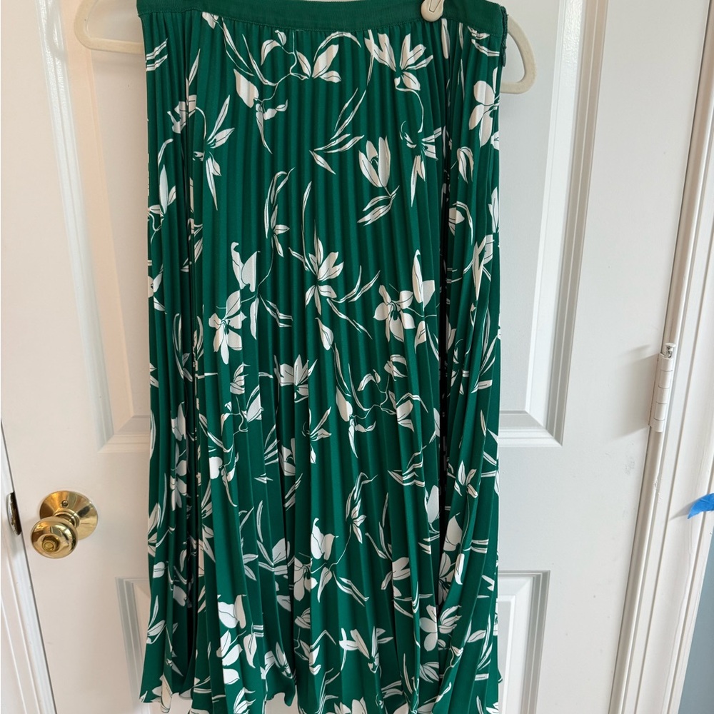 Banana Republic Green Floral Pleated Maxi Skirt